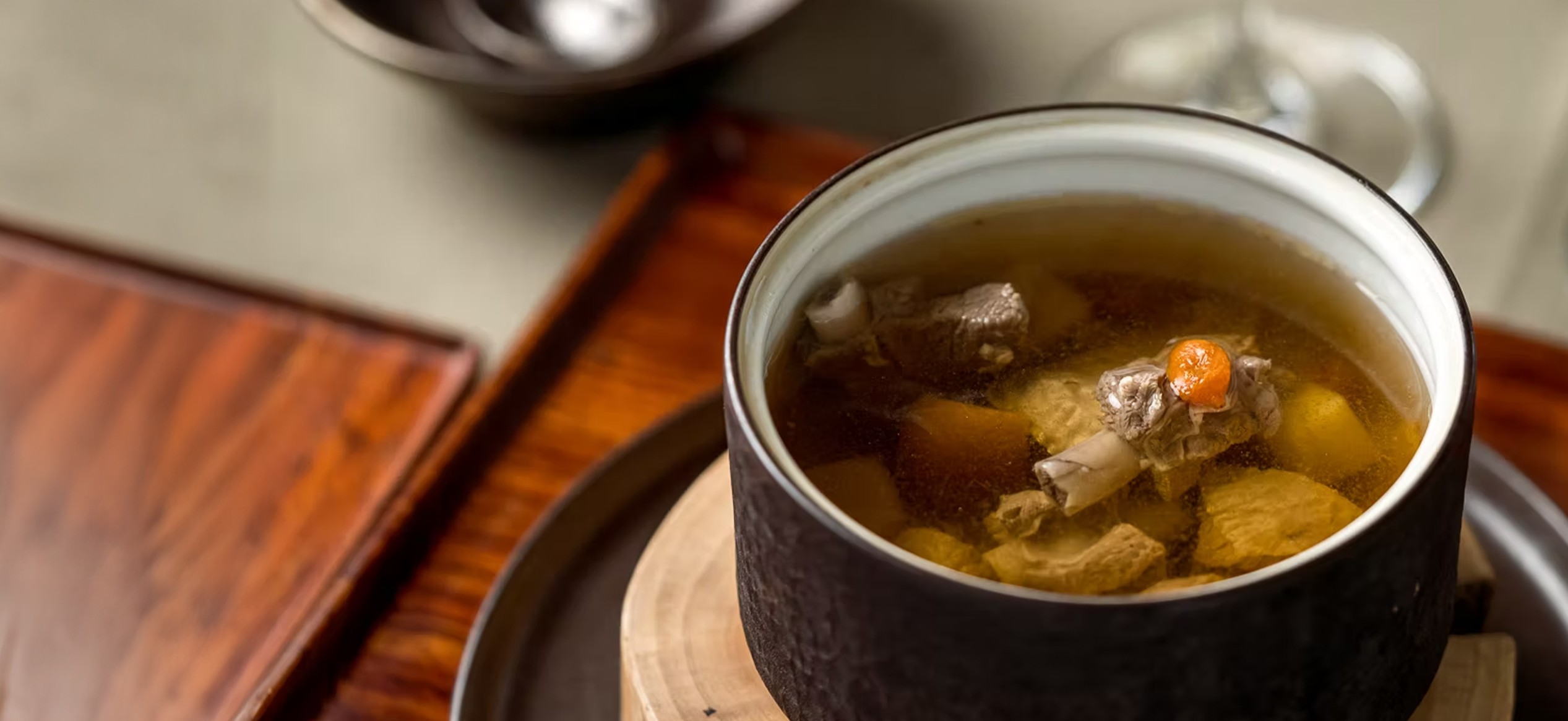 Stewed venison rib soup